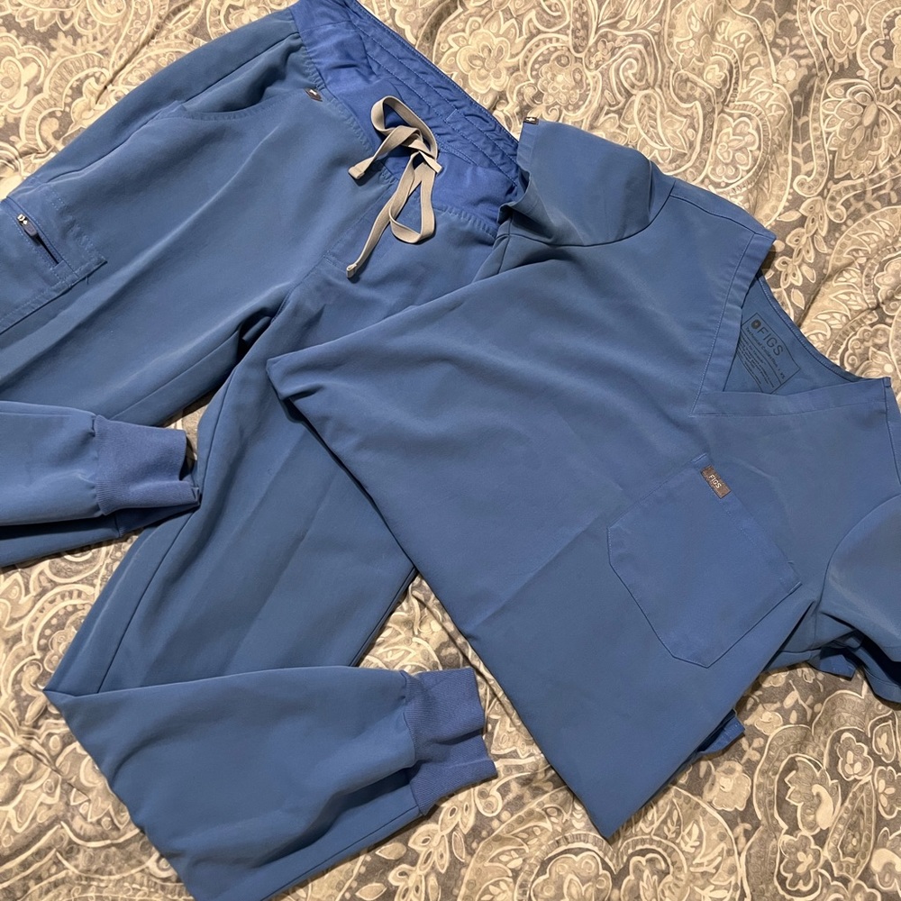 Figs scrub set
